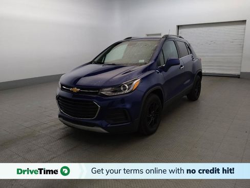 Used 2017 Chevrolet Trax LT w/ Driver Confidence Package FWD image 1