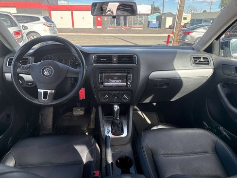 Used 2013 Volkswagen Jetta SE FWD image 9