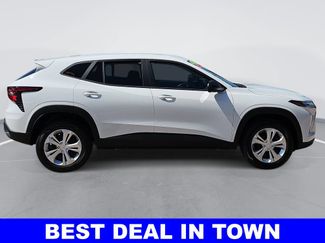 New 2026 Chevrolet Trax LS w/ Driver Confidence Package FWD video 2