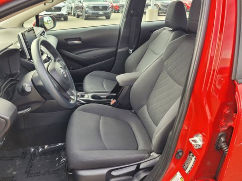 Used 2021 Toyota Corolla LE image 9