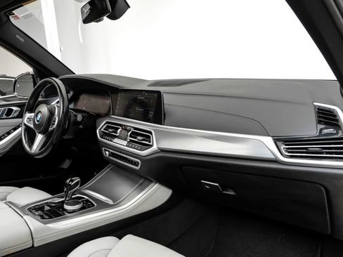 Used 2023 BMW X5 xDrive40i w/ M Sport Package image 17