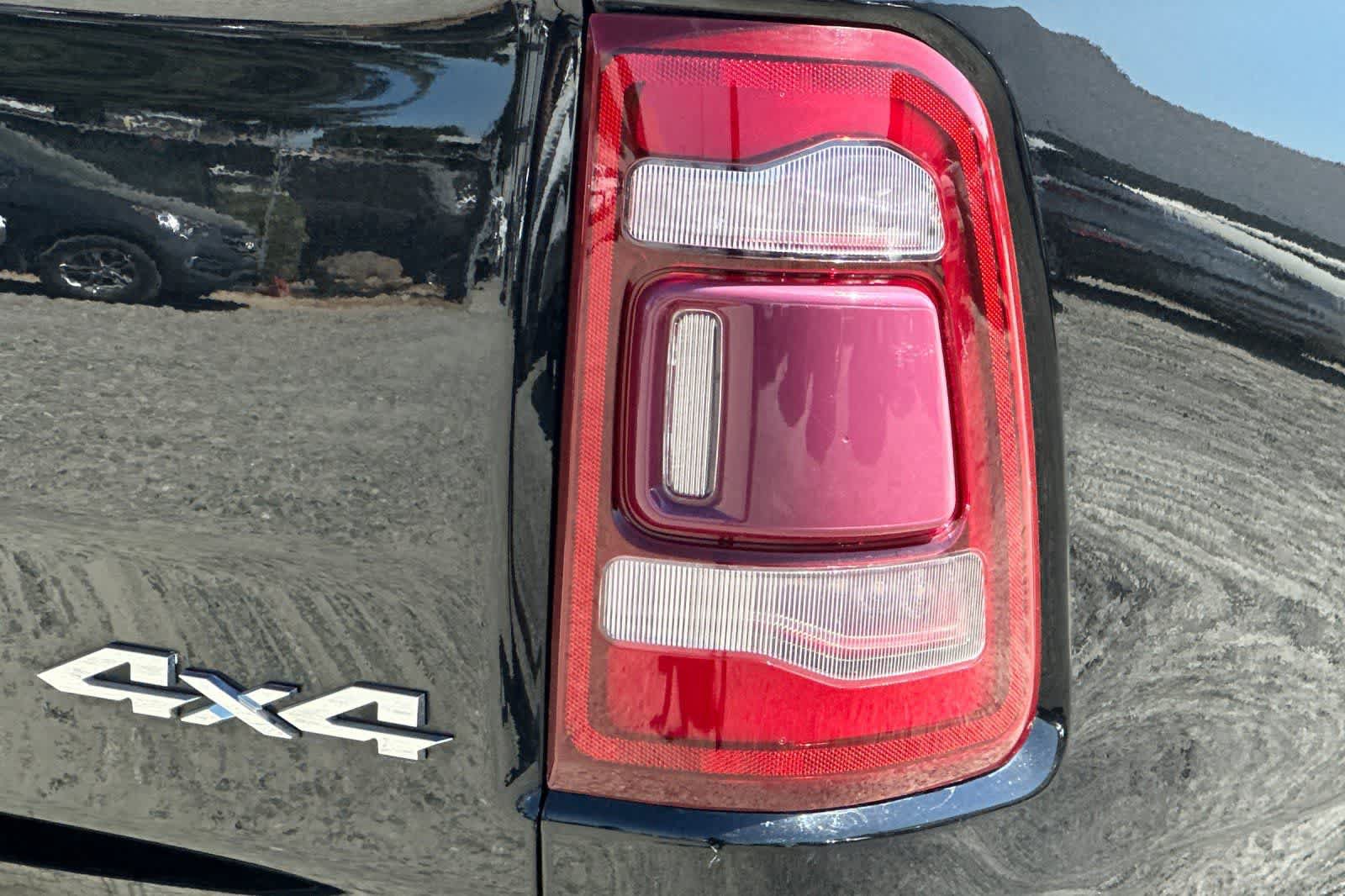 Used 2020 RAM 1500 Laramie AWD/4WD image 35