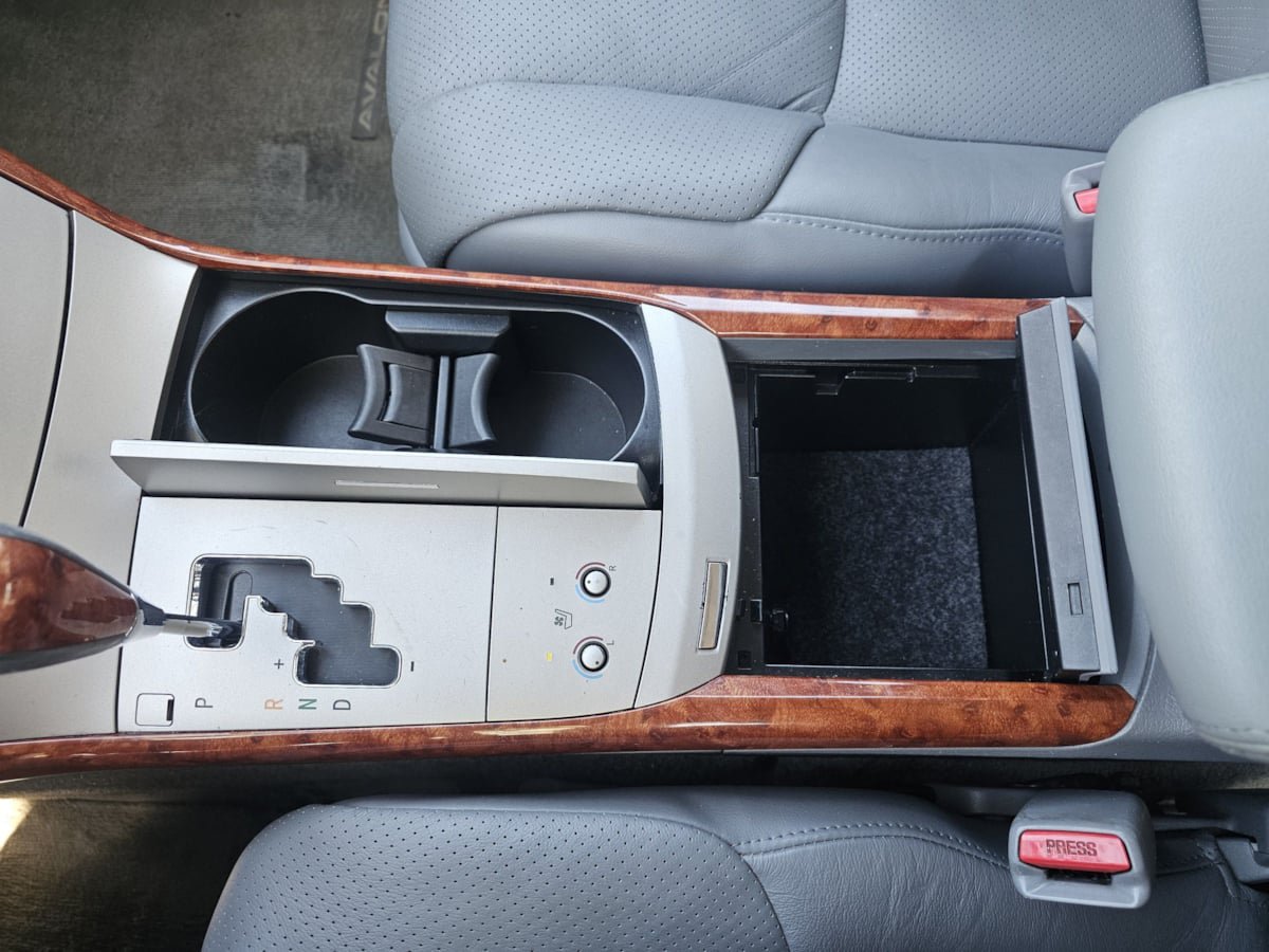 Used 2006 Toyota Avalon Limited FWD image 23