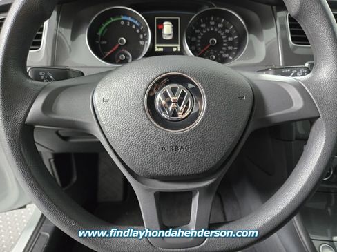 Used 2016 Volkswagen e-Golf SE image 16