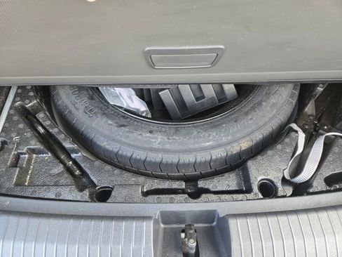 Used 2021 Volkswagen Tiguan SE R-Line image 19