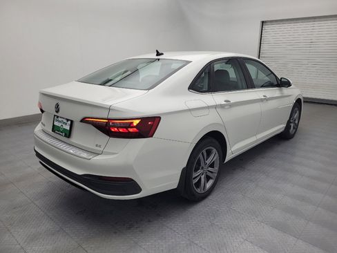Used 2022 Volkswagen Jetta SE image 9