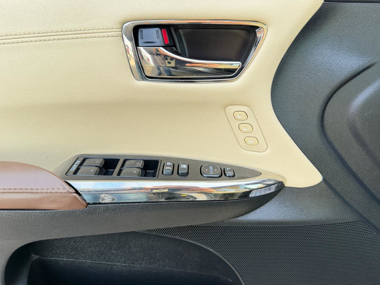 Used 2016 Toyota Avalon XLE Premium FWD image 16