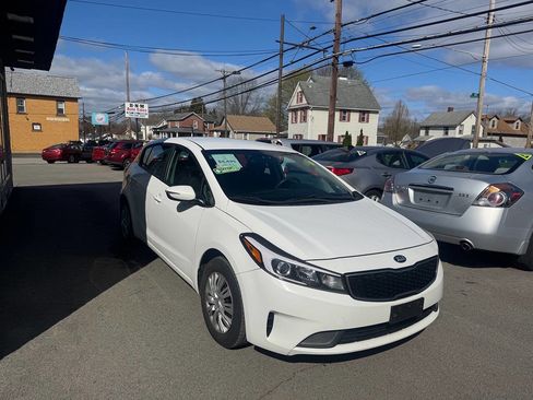 Used 2017 Kia Forte LX image 6
