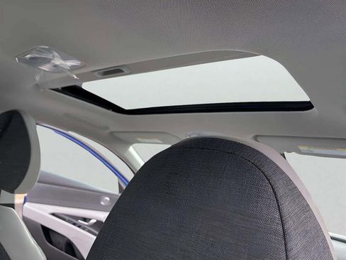 New 2026 Hyundai Elantra Limited image 23