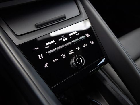 Certified 2026 Porsche Macan 4 Electric AWD/4WD image 26