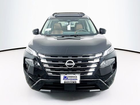 New 2026 Nissan Rogue Platinum image 2