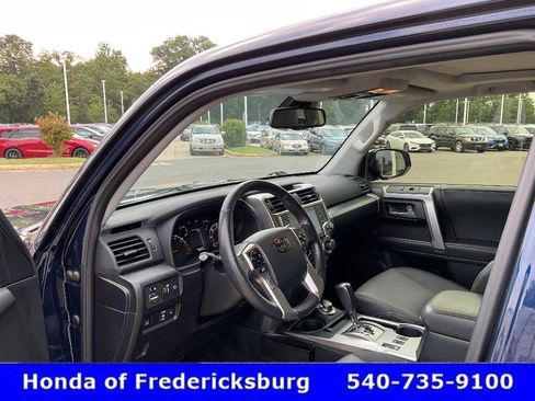 Used 2024 Toyota 4Runner SR5 Premium w/ Moonroof Package AWD/4WD image 32