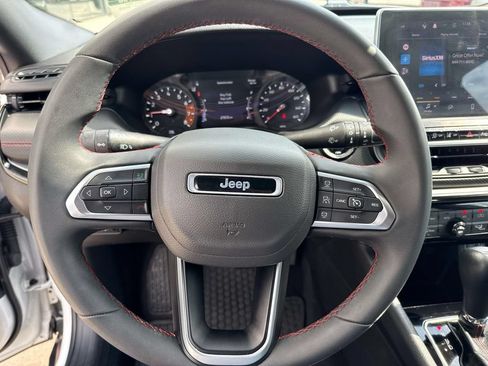 Used 2025 Jeep Compass Trailhawk AWD/4WD image 20