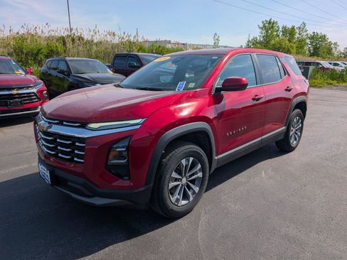 Used 2026 Chevrolet Equinox LT FWD image 3