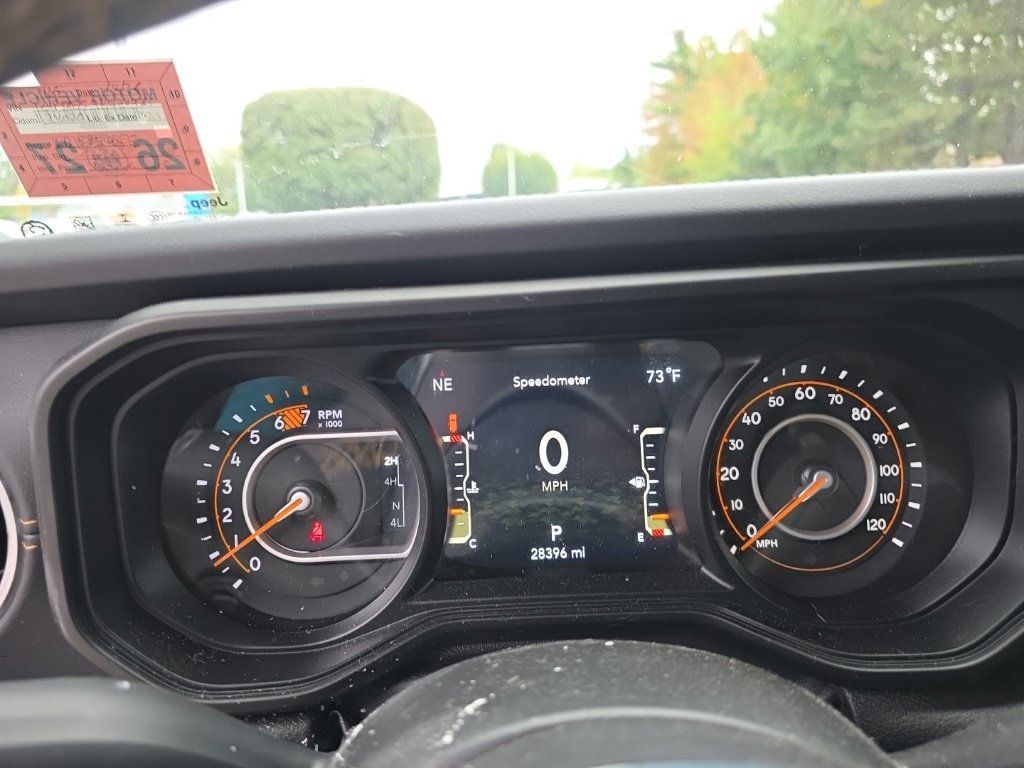 Used 2024 Jeep Wrangler Unlimited Sahara AWD/4WD image 16