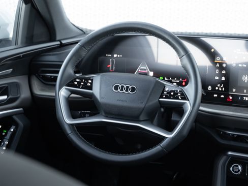 Certified 2025 Audi Q5 Premium Plus w/ Premium Plus image 9