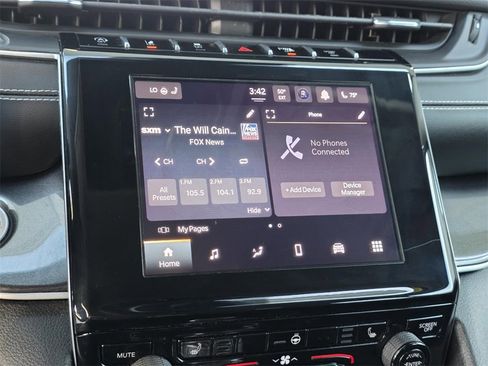 Used 2023 Jeep Grand Cherokee Laredo w/ Luxury Tech Group I image 17