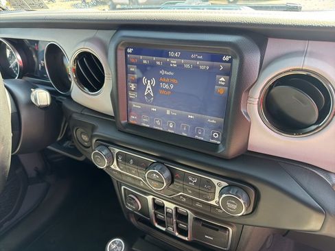 Certified 2022 Jeep Wrangler Unlimited Sahara AWD/4WD image 14
