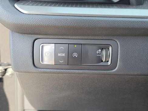 Used 2024 Chevrolet Traverse LT w/ Enhanced Driving Package FWD image 31