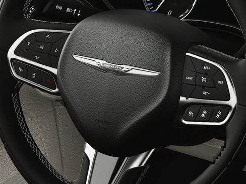 New 2024 Chrysler Pacifica Touring-L FWD image 25
