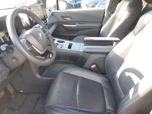 Certified 2023 Toyota Sienna XSE image 22