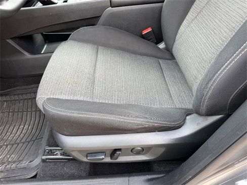 Used 2021 Nissan Rogue SV image 19