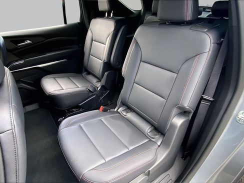 Used 2025 Chevrolet Traverse Z71 AWD/4WD image 21