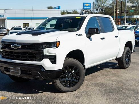 Used 2025 Chevrolet Silverado 1500 LT Trail Boss w/ Dark Appearance Package image 1