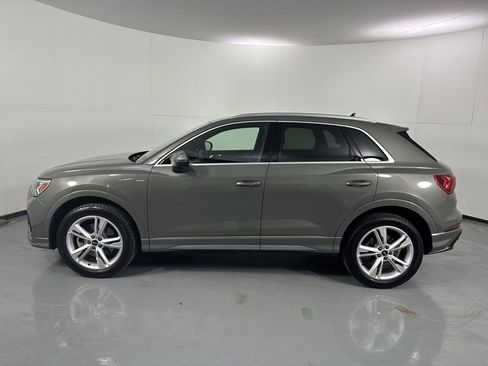 Used 2022 Audi Q3 2.0T Premium Plus w/ Premium Plus Package image 2