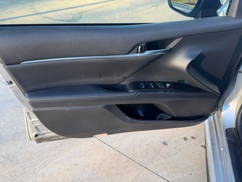 Used 2020 Toyota Camry XSE image 12
