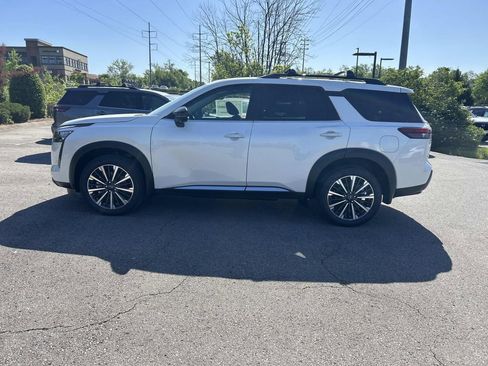 New 2026 Nissan Pathfinder Platinum AWD/4WD image 4