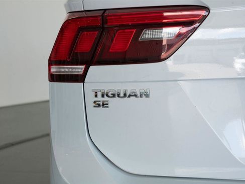Used 2018 Volkswagen Tiguan SE image 8
