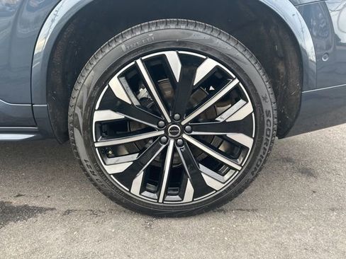 Certified 2025 Volvo XC90 B6 Plus image 9