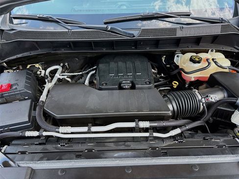 Used 2020 Chevrolet Silverado 1500 Custom w/ Custom Value Package AWD/4WD image 28