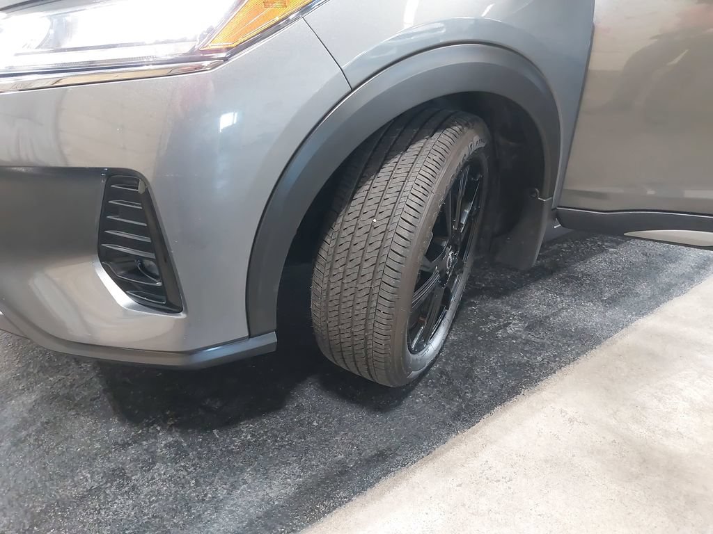 Certified 2023 Nissan Kicks SR w/ SR Premium Package FWD image 31