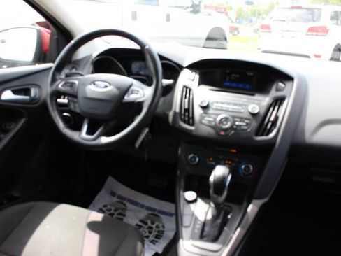 Used 2017 Ford Focus SE w/ Cold Weather Package FWD image 24