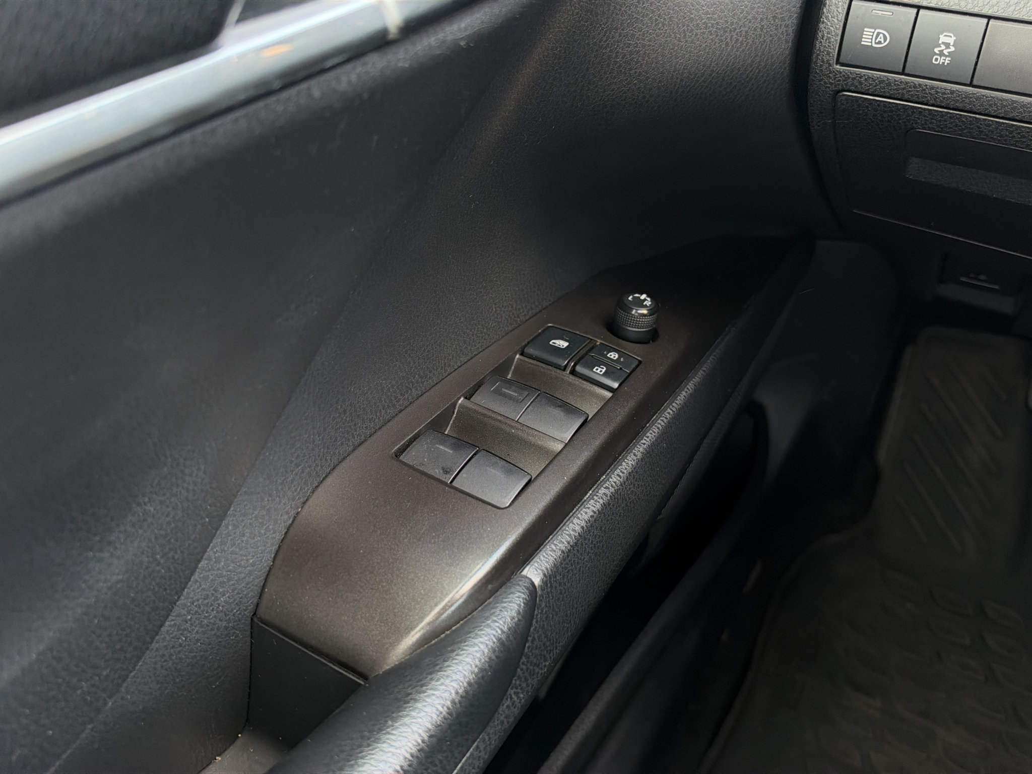 Used 2022 Toyota Camry SE FWD image 26