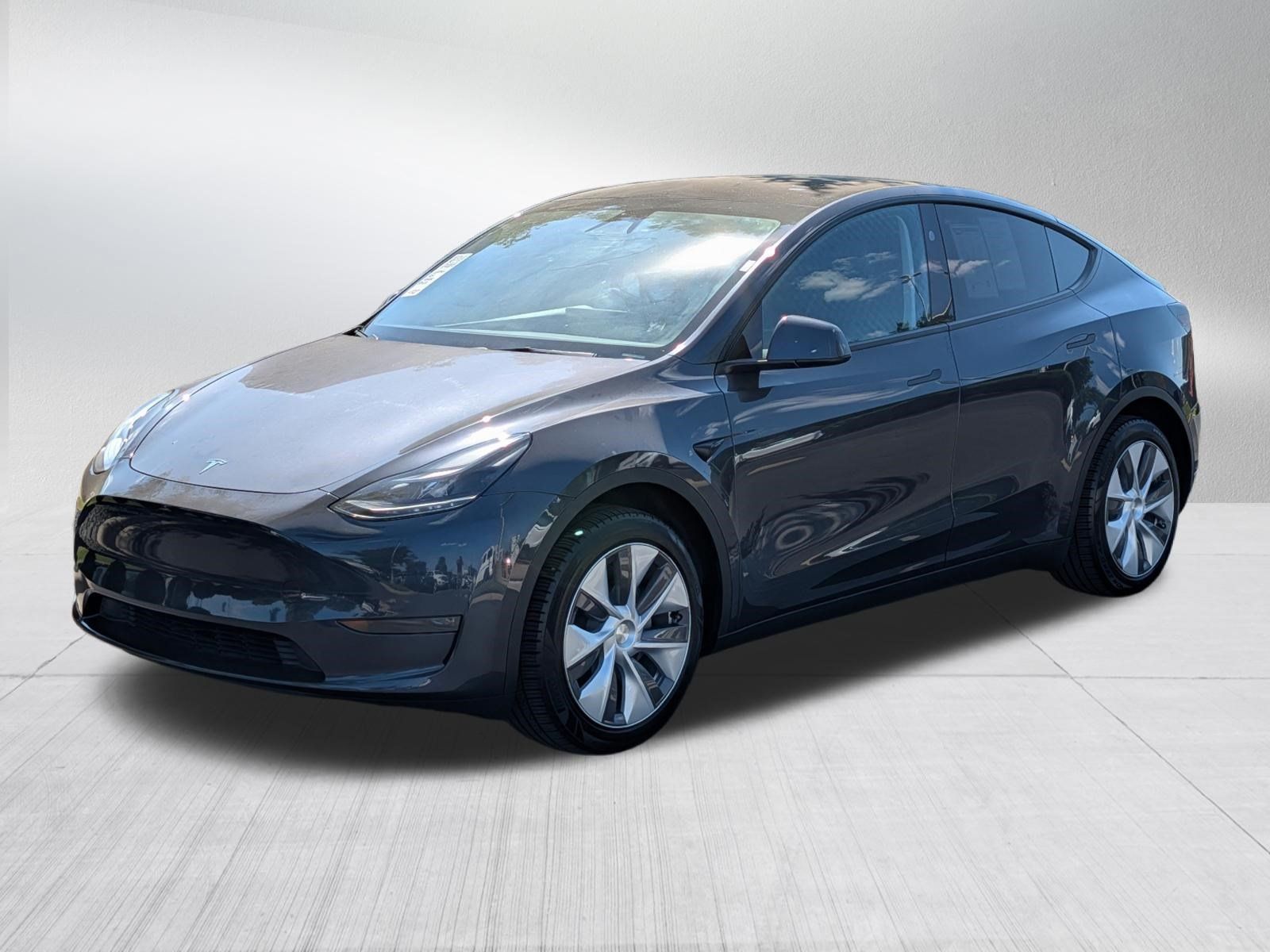 Used 2024 Tesla Model Y Long Range AWD/4WD image 2