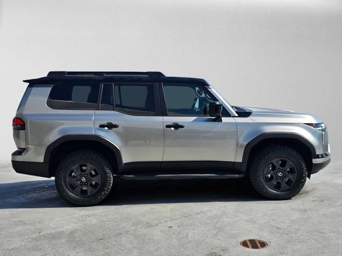 Used 2025 Lexus GX 550 AWD/4WD image 6