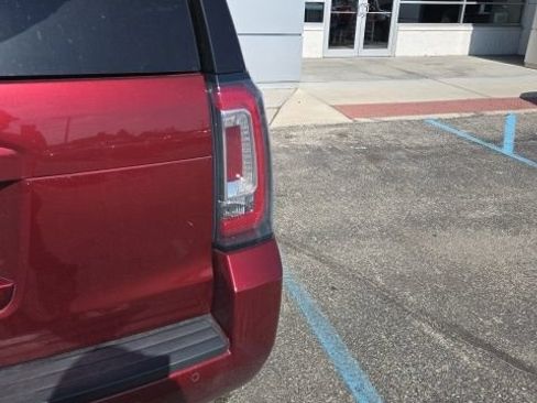 Used 2018 GMC Yukon SLT w/ Premium Edition AWD/4WD image 11