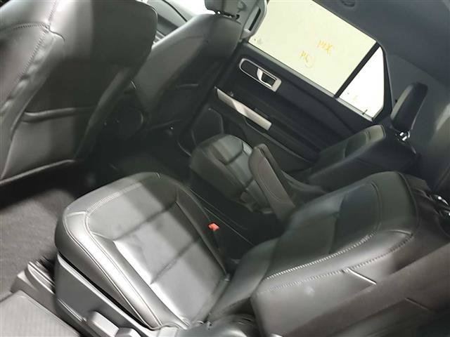 Used 2024 Ford Explorer XLT w/ Equipment Group 202A AWD/4WD image 9