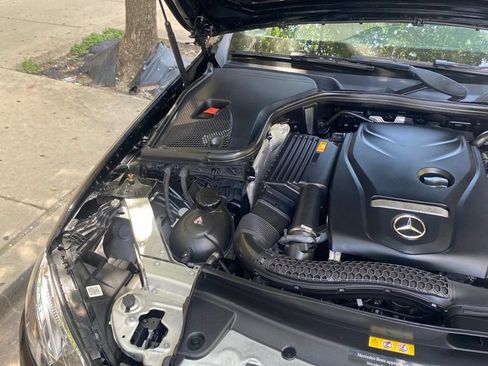 Used 2019 Mercedes-Benz E 300 4MATIC image 12