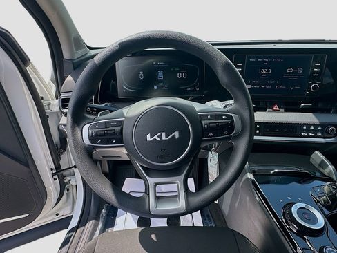 Certified 2025 Kia Sportage LX AWD/4WD image 11