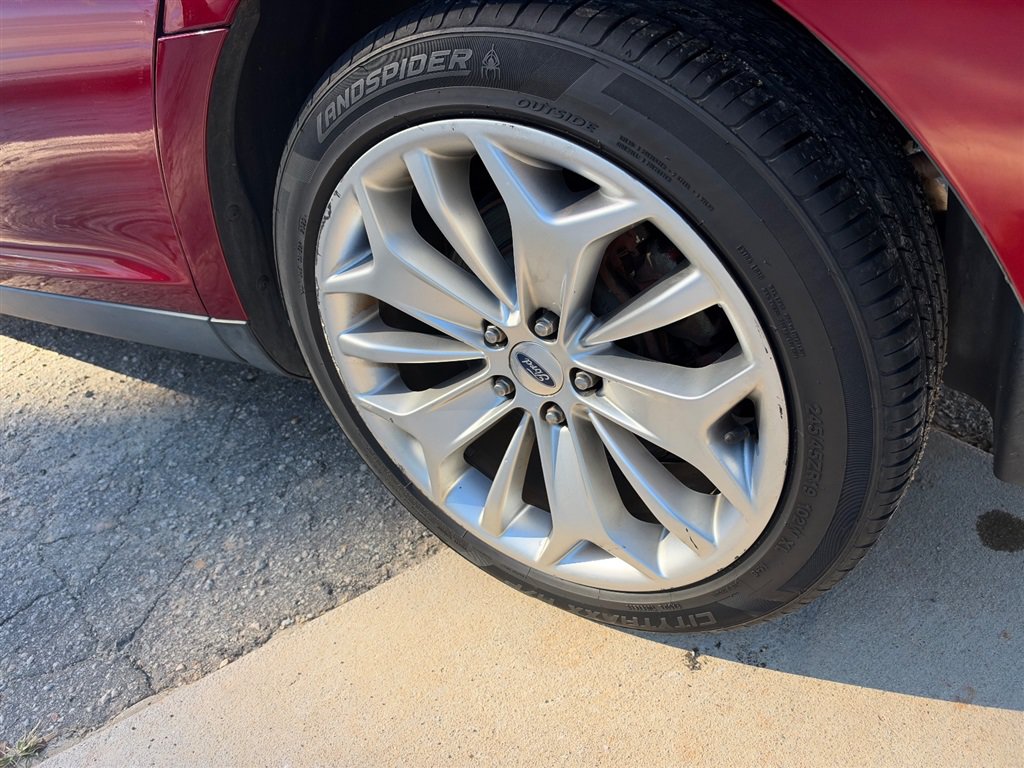 Used 2017 Ford Taurus Limited FWD image 15