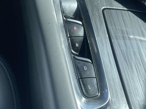 Used 2024 Buick Enclave Premium image 19