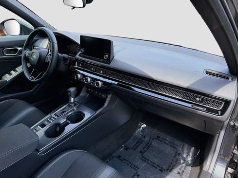 Certified 2025 Honda Civic Sport image 31