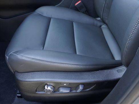 Used 2025 Cadillac XT4 Premium Luxury image 24