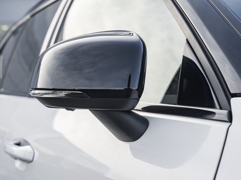 Used 2021 Volvo XC40 P8 Recharge w/ Advanced Package image 15