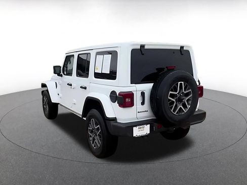 Used 2025 Jeep Wrangler Unlimited Sahara AWD/4WD image 12