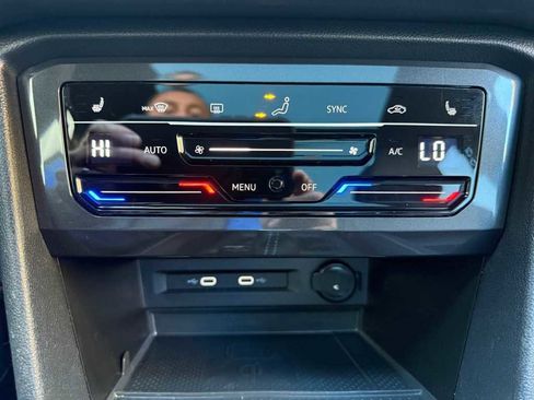 Used 2023 Volkswagen Tiguan SE R-Line image 16